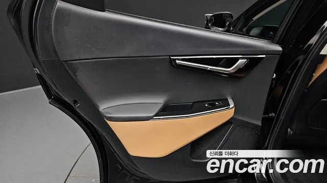 Kia EV6 2023 — фото 15