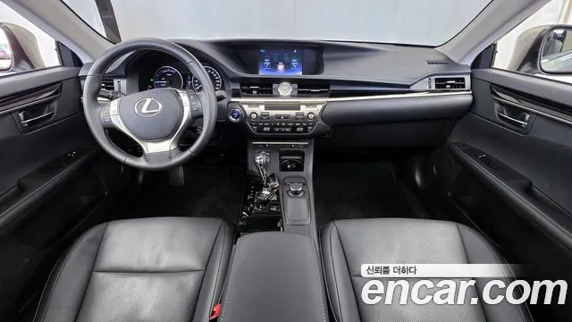 Lexus ES 2015 — фото 7