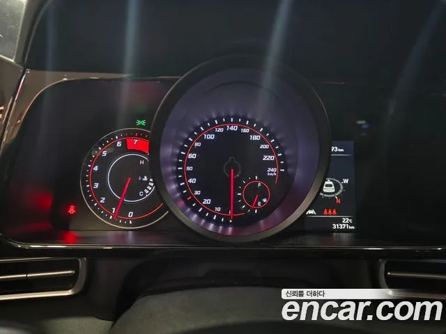 Hyundai AVANTE 2023 — фото 12