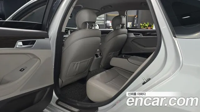 Hyundai Genesis 2015 — фото 11