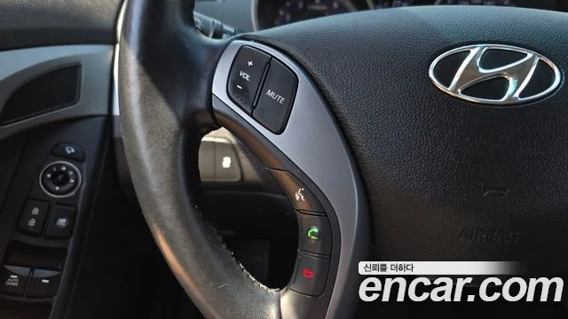 Hyundai AVANTE 2015 — фото 16