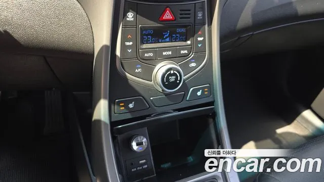 Hyundai AVANTE 2015 — фото 19