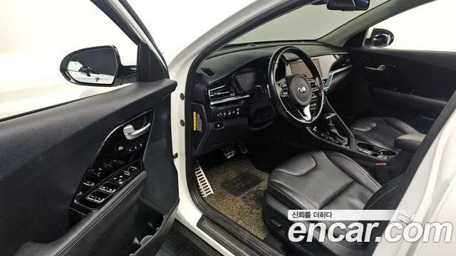Kia Niro 2020 — фото 10