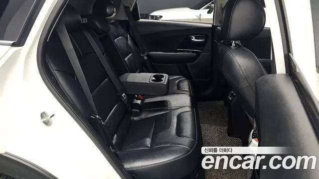 Kia Niro 2020 — фото 11