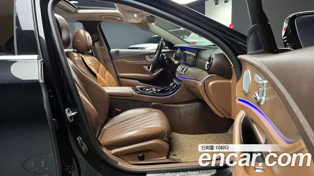 Mercedes-Benz E-Class 2019 — фото 12