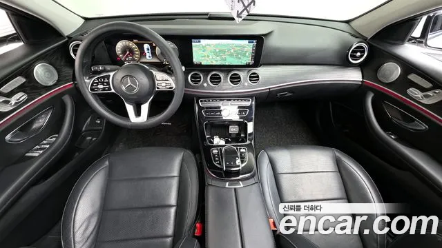 Mercedes-Benz E-Class 2019 — фото 10