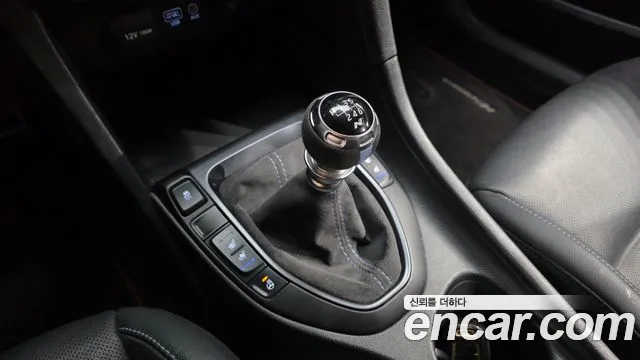 Hyundai Veloster 2019 — фото 12