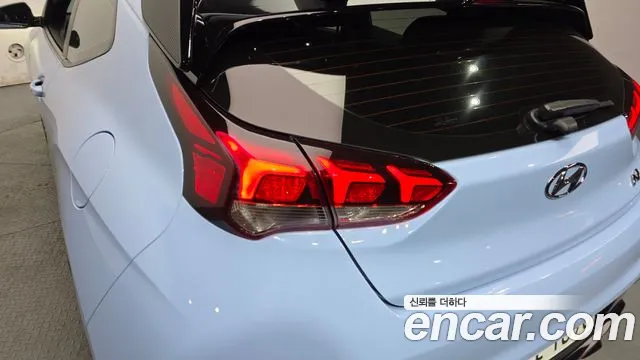 Hyundai Veloster 2019 — фото 9