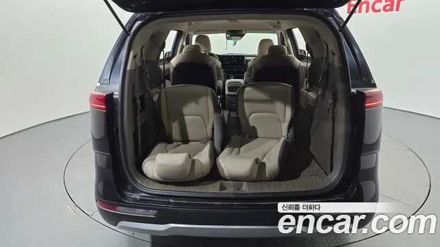 Kia Canival 2021 — фото 18