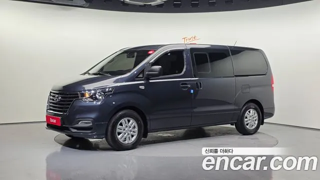 Hyundai Starex 2019 — фото 1