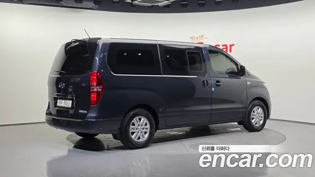 Hyundai Starex 2019 — фото 2