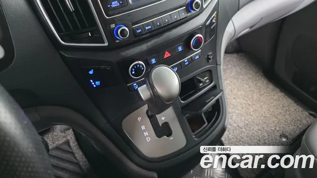 Hyundai Starex 2019 — фото 9
