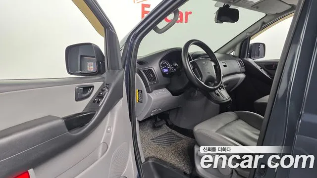 Hyundai Starex 2019 — фото 10