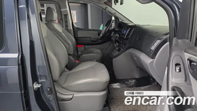 Hyundai Starex 2019 — фото 11