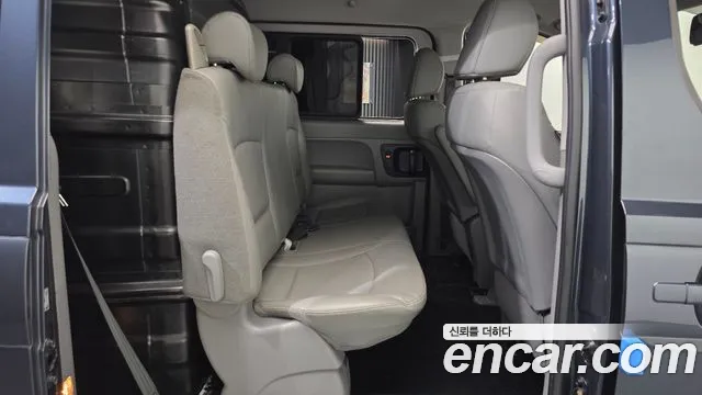 Hyundai Starex 2019 — фото 12