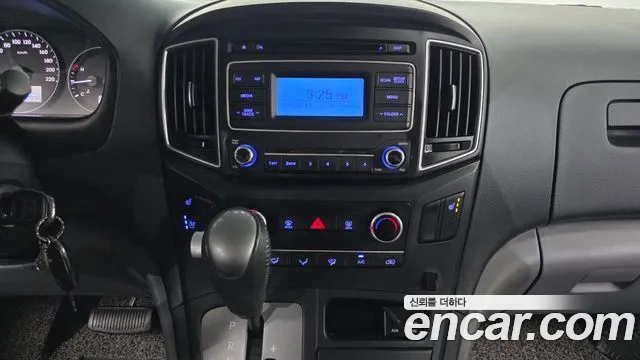 Hyundai Starex 2019 — фото 14