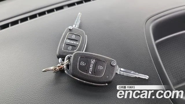 Hyundai Starex 2019 — фото 18