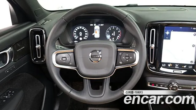 Volvo XC40 2021 — фото 14