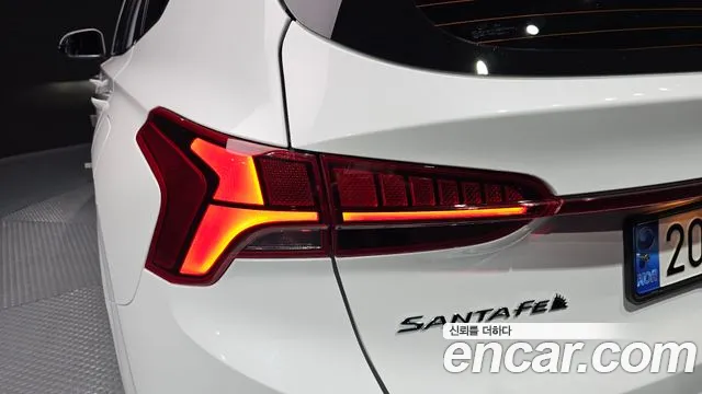 Hyundai Santafe 2022 — фото 9