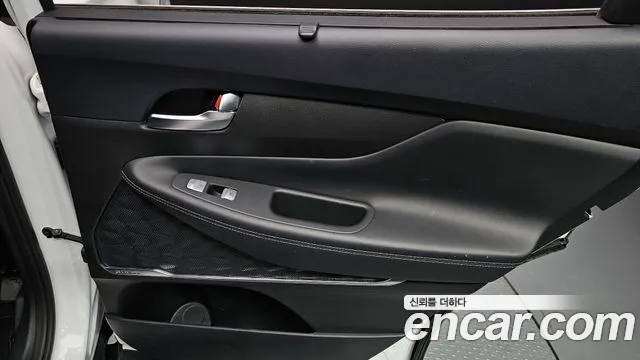Hyundai Santafe 2022 — фото 15