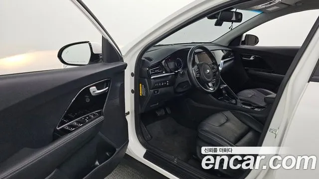 Kia Niro 2021 — фото 13
