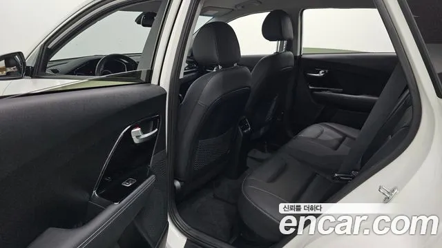 Kia Niro 2021 — фото 19