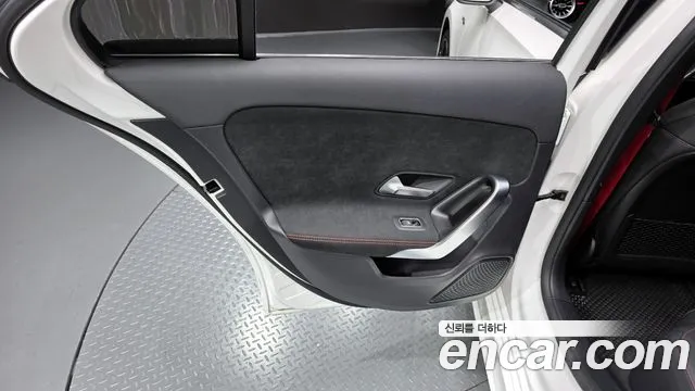 Mercedes-Benz A-Class 2024 — фото 15