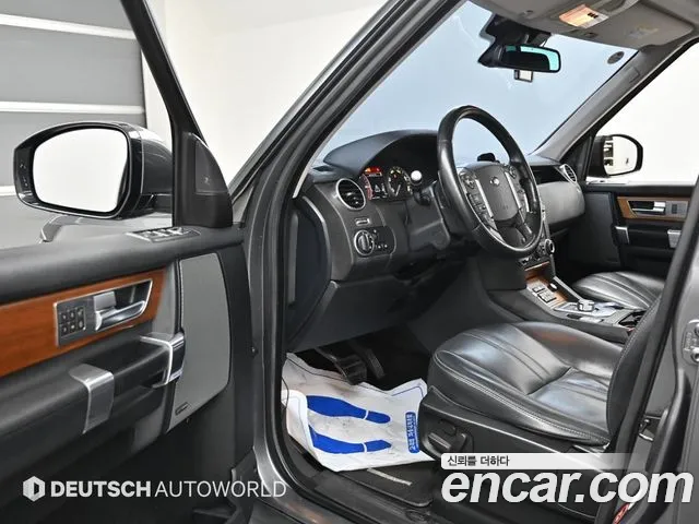 Land Rover Discovery 2016 — фото 11
