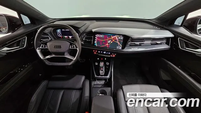 Audi Q4 e-tron 2025 — фото 10