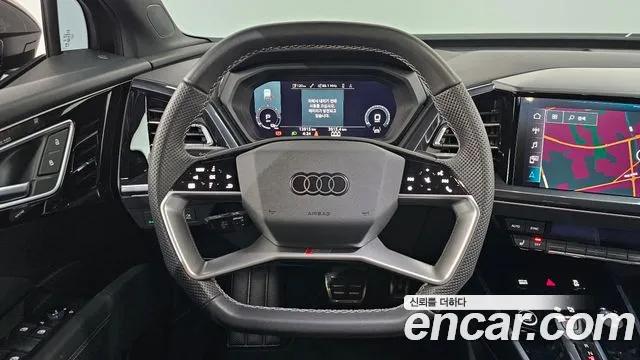 Audi Q4 e-tron 2025 — фото 18
