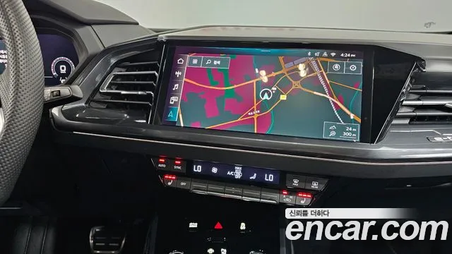 Audi Q4 e-tron 2025 — фото 19