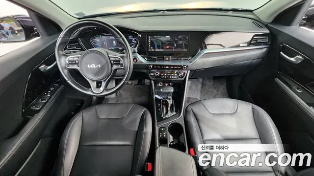 Kia Niro 2022 — фото 10