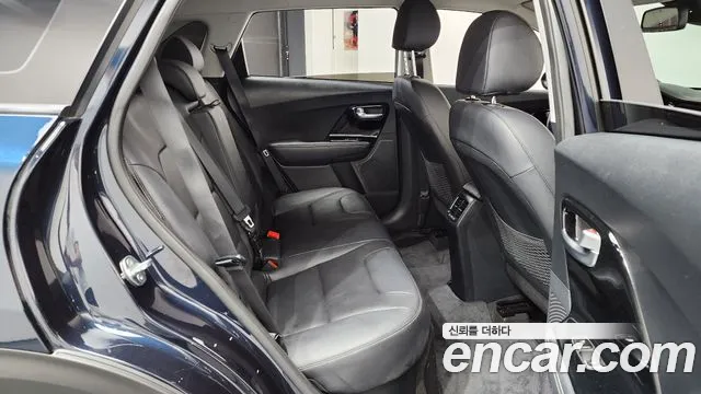Kia Niro 2022 — фото 17