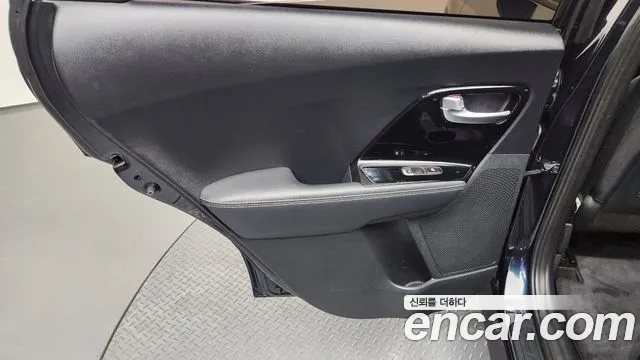 Kia Niro 2022 — фото 15