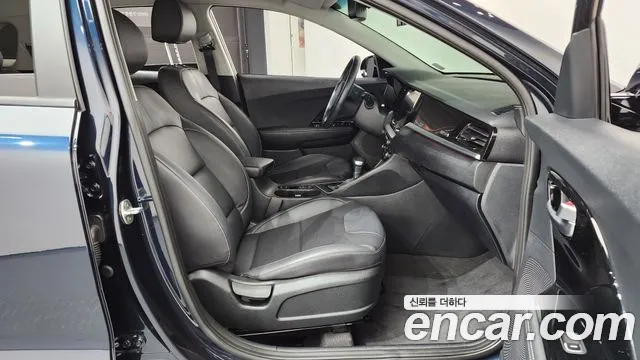 Kia Niro 2022 — фото 16