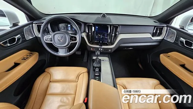 Volvo XC60 2019 — фото 10