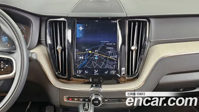 Volvo XC60 2019 — фото 20