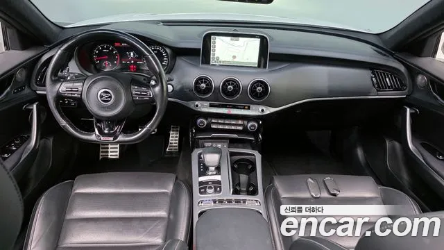 Kia Stinger 2018 — фото 10