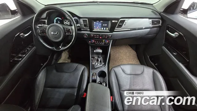 Kia Niro 2018 — фото 10