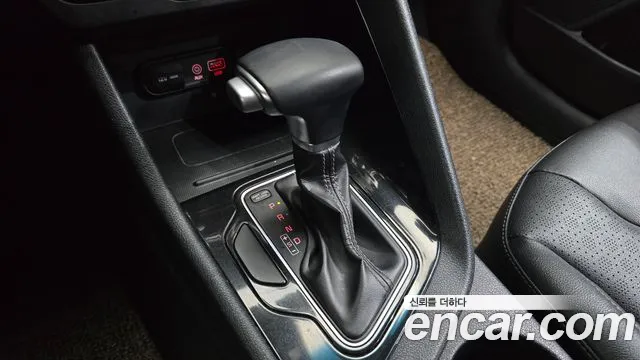 Kia Niro 2018 — фото 12
