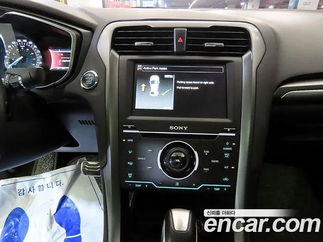Ford Fusion 2014 — фото 11