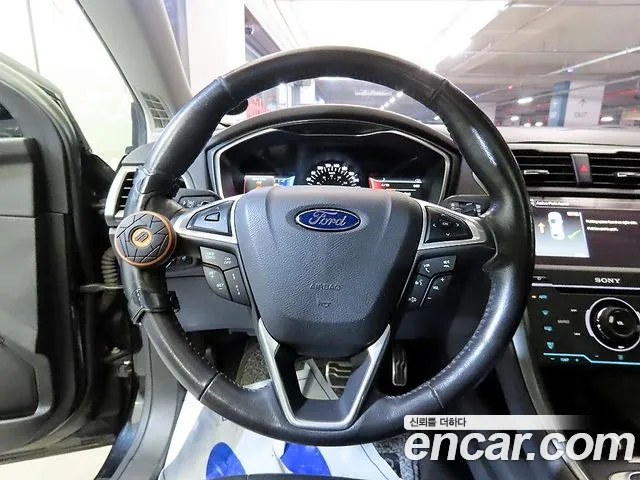 Ford Fusion 2014 — фото 12