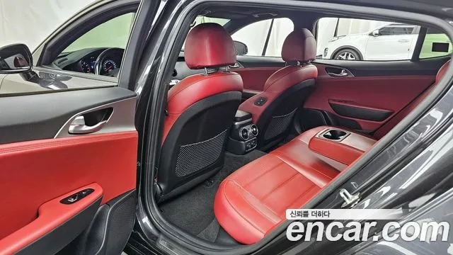 Kia Stinger 2020 — фото 16