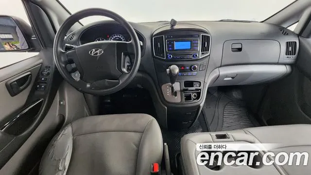 Hyundai Starex 2019 — фото 10