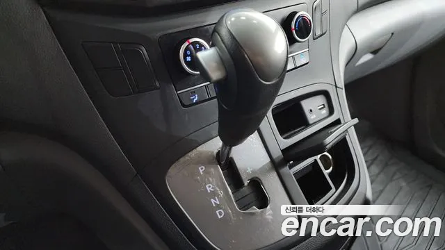 Hyundai Starex 2019 — фото 12