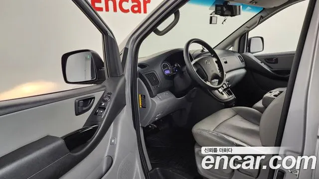 Hyundai Starex 2019 — фото 13