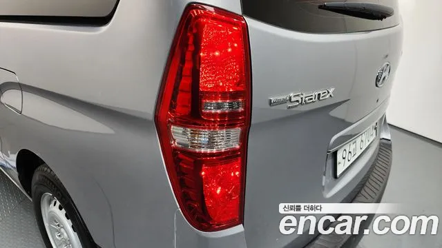 Hyundai Starex 2019 — фото 9