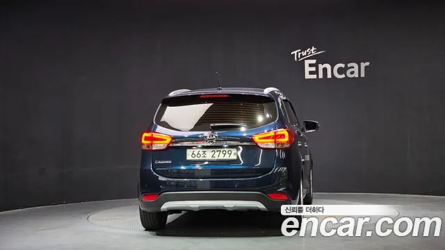 Kia Carens 2018 — фото 4