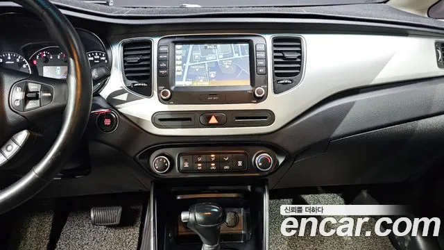 Kia Carens 2018 — фото 13