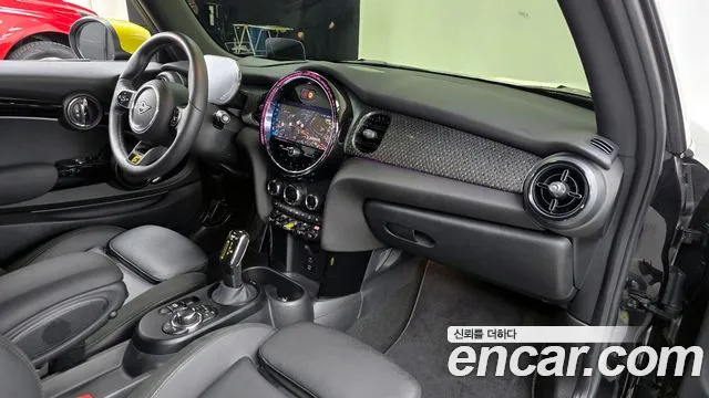 Mini Cooper 2022 — фото 10